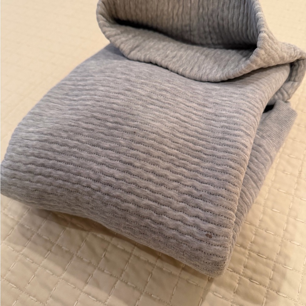 All in Motion Light Gray Ribbed Knit Top